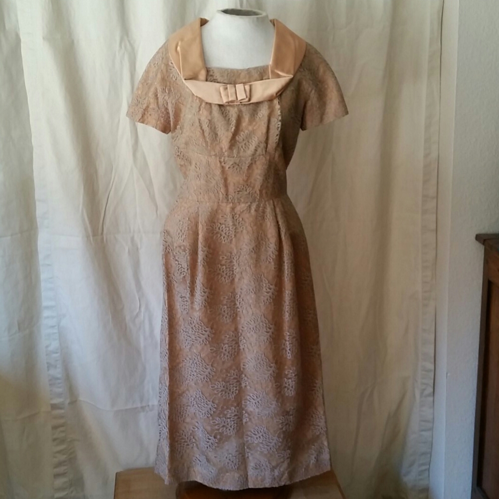 Vintage Henry Lee 1960s sage green and peach dress